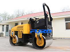 如何根據(jù)施工環(huán)境選擇合適的小型壓路機？