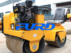 手扶壓路機(jī)在公路養(yǎng)護(hù)的作用是什么呢？